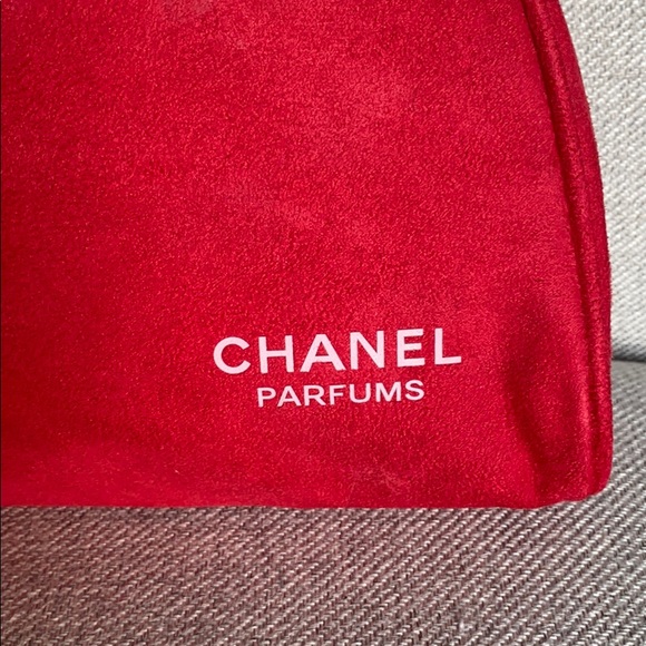 CHANEL RED COSMETIC CASE ----ITEM SOLD---- - Picture 3 of 8